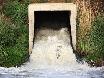 黑臭河道治理完成后，如何保持河道的長期穩定運行和管理？